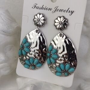Hammered Silver Teardrop Turquoise Flower Accents Earrings
